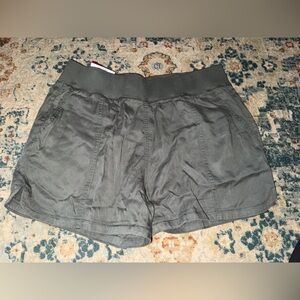 Casual Women's olive green Cargo Shorts